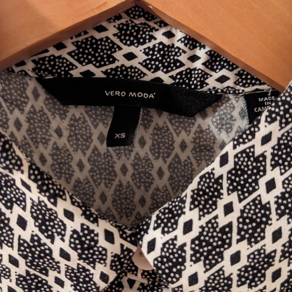 Black and white button up dress - Picture 2 of 4